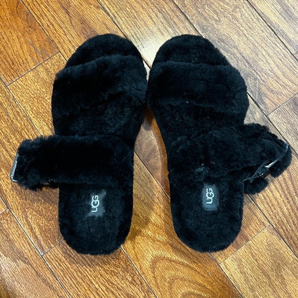 Ugg Fuzz Yeah Black Fluffy Sheepskin Sandals Women's 7